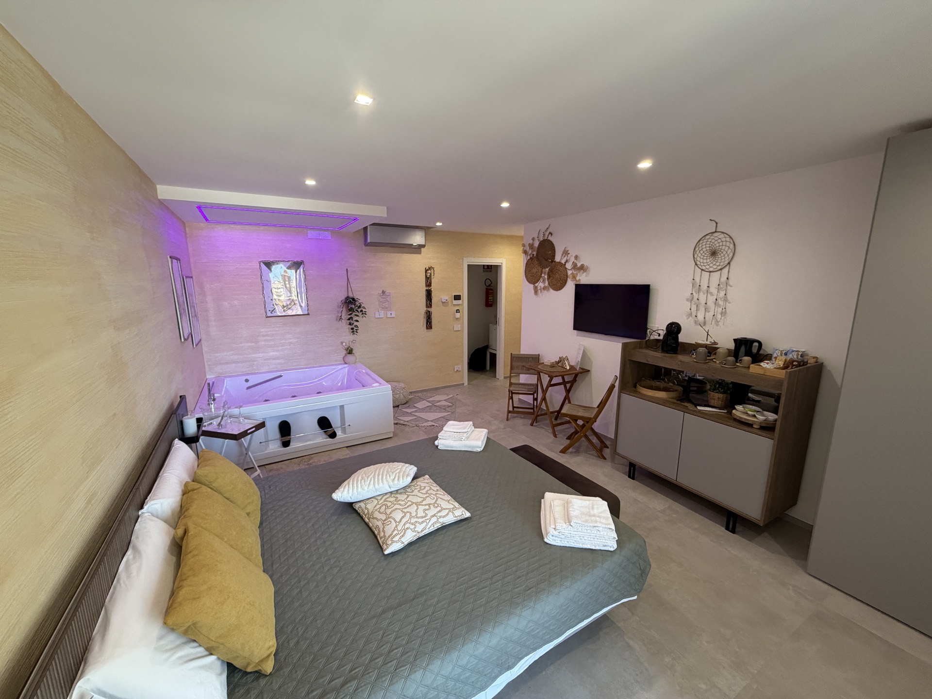 Suite Macramè, veduta d'insieme con toni naturali